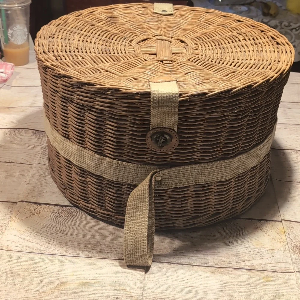 Vintage Round Woven Wicker Basket  Attached Lid Turn Key Closure